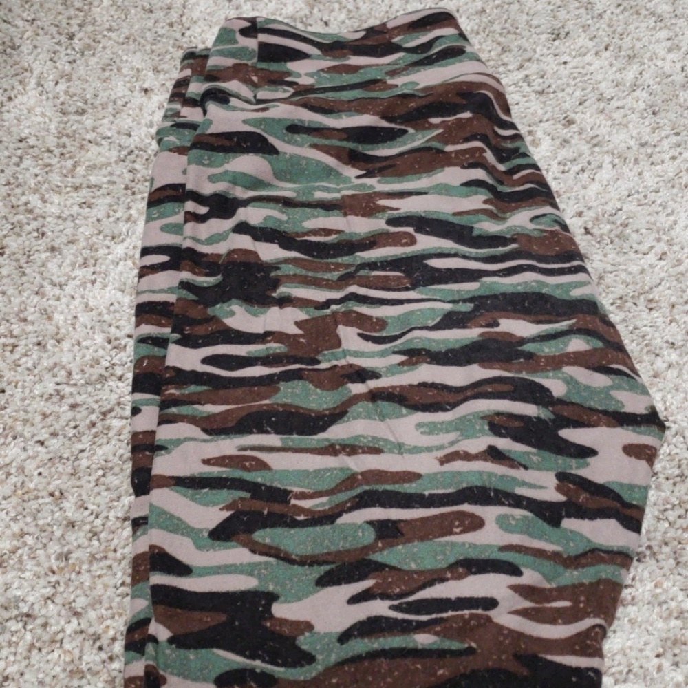 OS Camo Lularoe Leggings